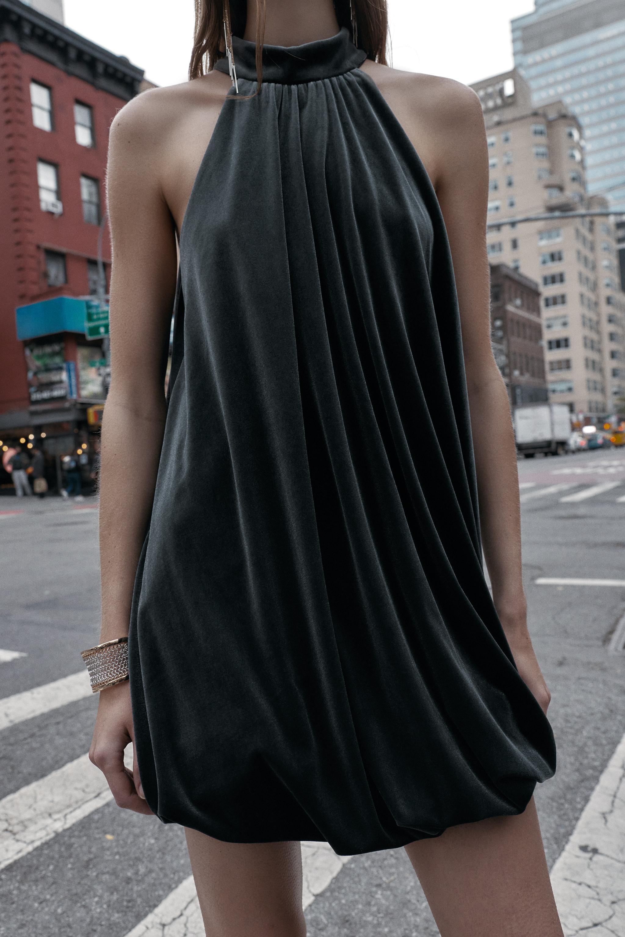 ROBE COURTE BOULE EN VELOURS